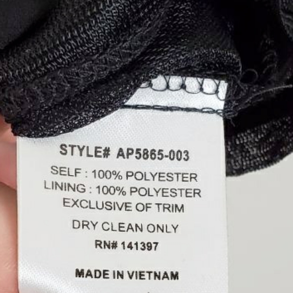 ASTR Black Long Sleeve Romper Size Large - Picture 4 of 5